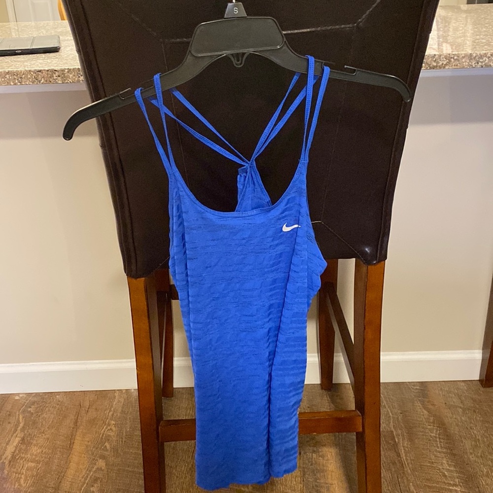 Cross back tank top